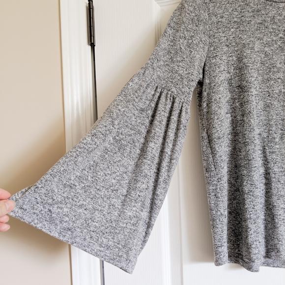 Super Soft Gibson Bell Sleeve Sweater - Picture 6 of 7